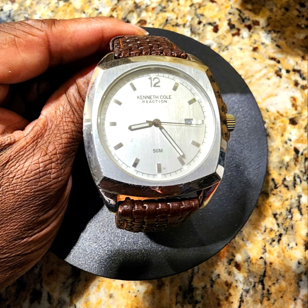Kenneth Cole watch good condition will need batteries